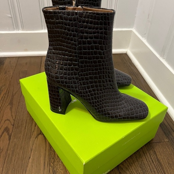 Sam Edelman Gorgeous unique color and so stylish ankle boots. No longer in stock - Picture 6 of 11